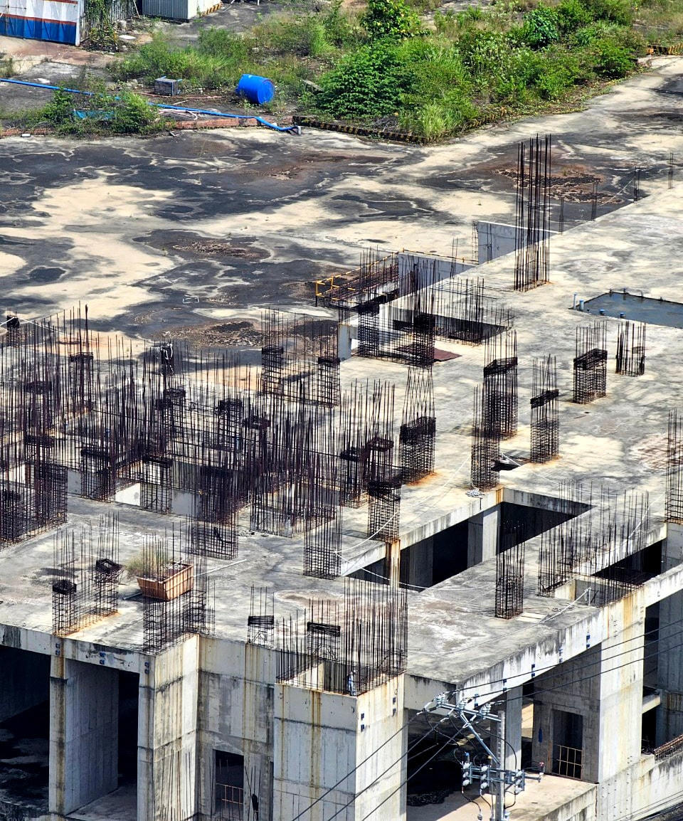 Dự án Laimian City thuộc khu đô thị An phú, An khánh hiện nay nằm im, vật liệu hoen rỉ, ngổn ngang.