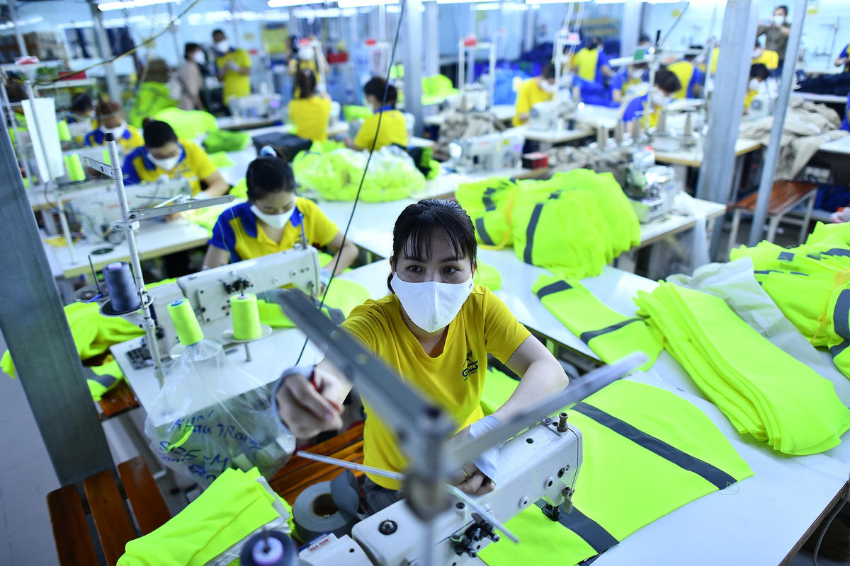 Doanh nghiệp dệt may đang gặp khó khăn về đơn hàng sản xuất.