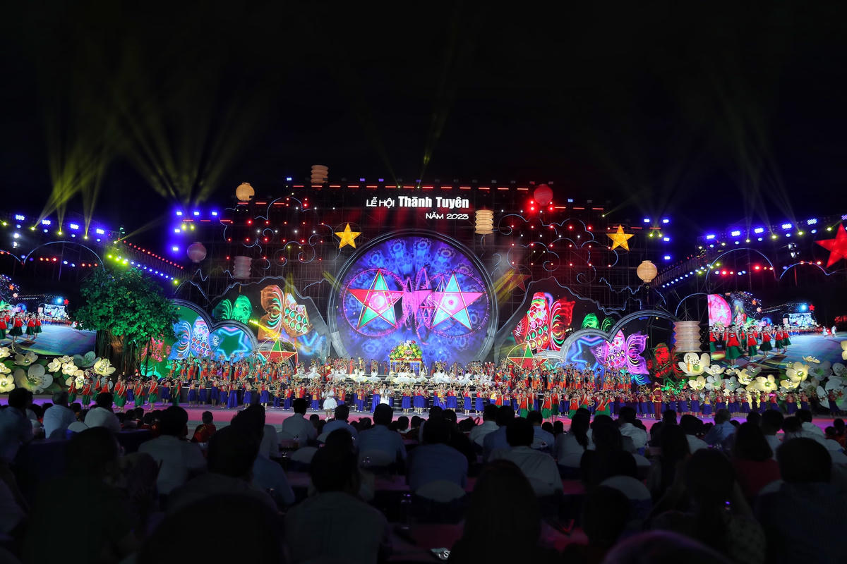 Quang cảnh buổi lễ. 