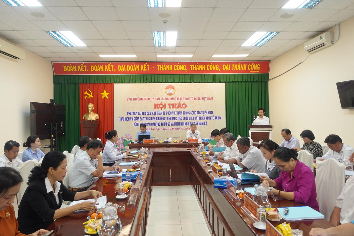 Quang cảnh hội thảo.