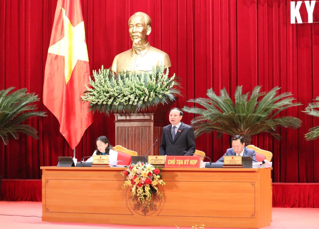 Bí thư Tỉnh ủy, Chủ tịch HĐND tỉnh Quảng Ninh Nguyễn Xuân Ký kết luận nội dung chất vấn. Ảnh: QMG.