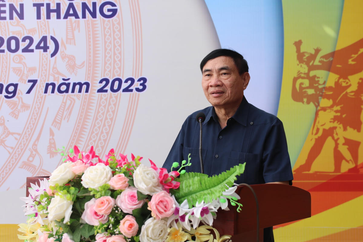 Ông Trần Quốc Cường, Bí thư Tỉnh ủy Điện Biên phát biểu tại buổi lễ.
