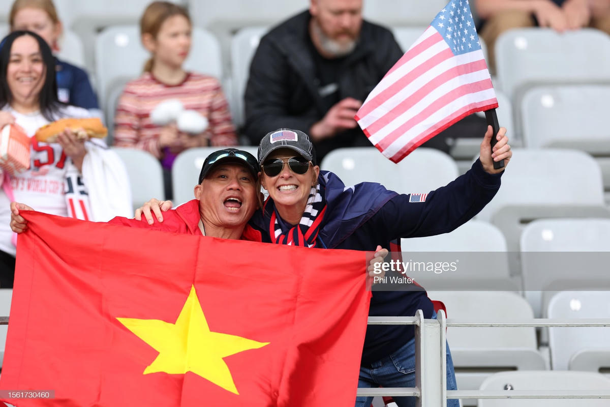 Sự cuồng nhiệt của các cổ động viên Việt Nam. Nguồn: Getty.