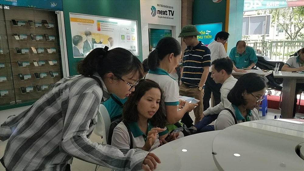 Nhiều người lo lắng vì sim dùng lâu năm bị báo không chính chủ.
