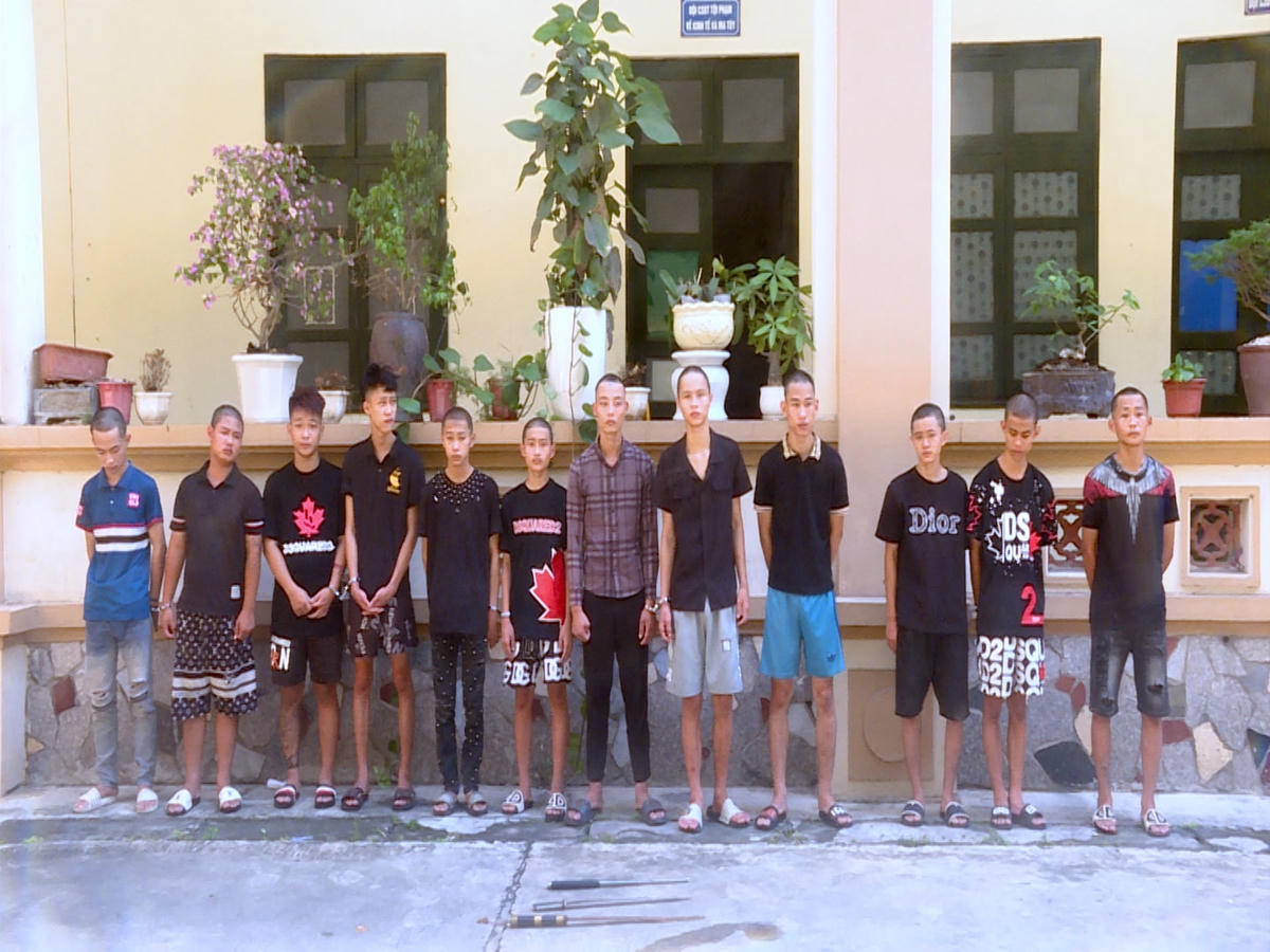 Các đối tượng bị tạm giữ.