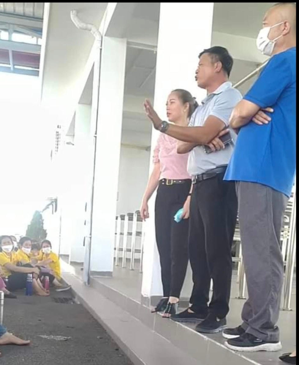 Phía chủ sử dụng lao động "trấn an" các công nhân tham gia đình công. 