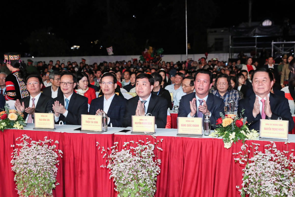 Lễ đón nhận danh hiệu thành viên mạng lưới công viên Địa chất toàn cầu UNESCO Cao nguyên đá Đồng Văn