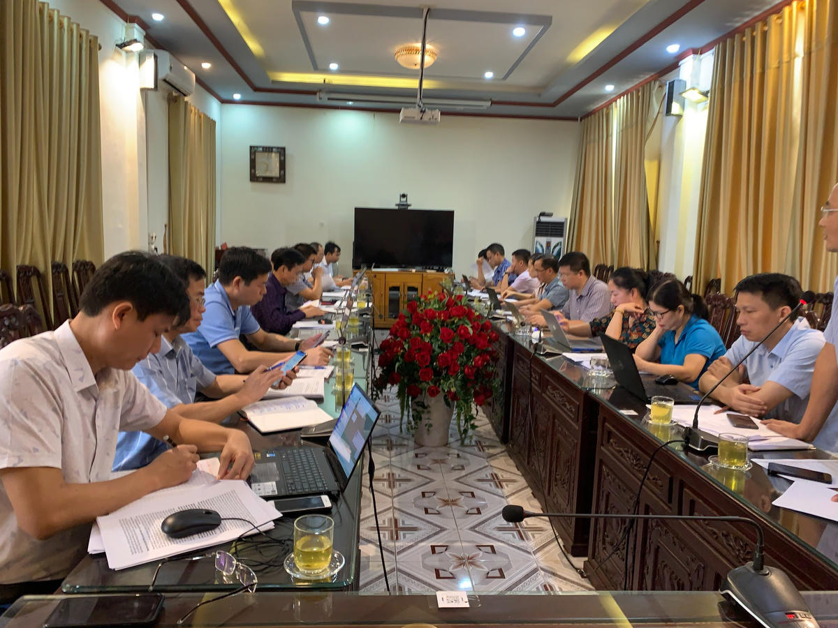 ọp bàn giải pháp tháo gỡ khó khăn, vướng mắc.