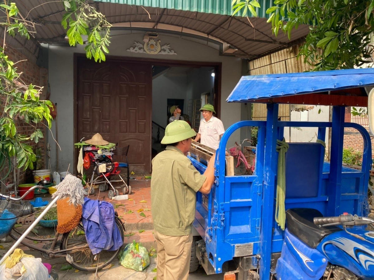 Quảng Ninh: Căn nhà 'kỳ lạ' đứng giữa đường được phá dỡ