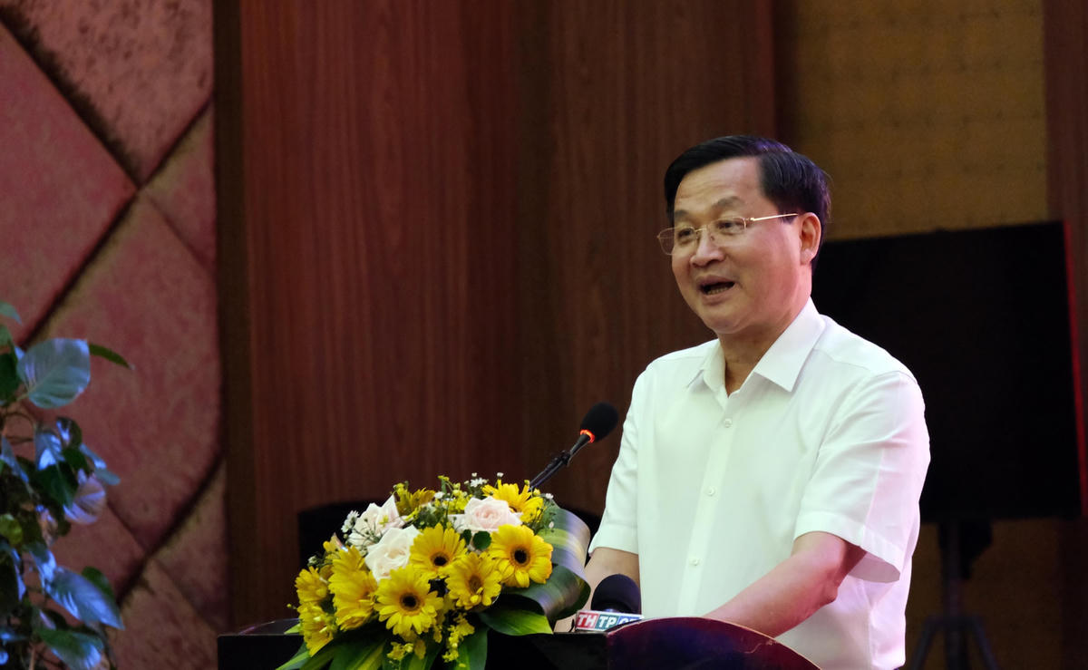 Phó Thủ tướng Lê Minh Khái phát biểu tại buổi làm việc các tỉnh, thành ĐBSCL về tháo gỡ khó khăn, vướng mắc đẩy mạnh giải ngân vốn đầu tư công năm 2022.