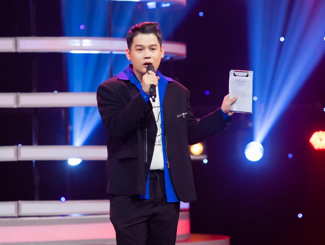 Với vai trờ mới là MC của Gương mặt thân quen mùa 9, Long Chun hứa  sẽ cố gắng thật nhiều để mang lại nhiều “gia vị" cho cuộc thi.