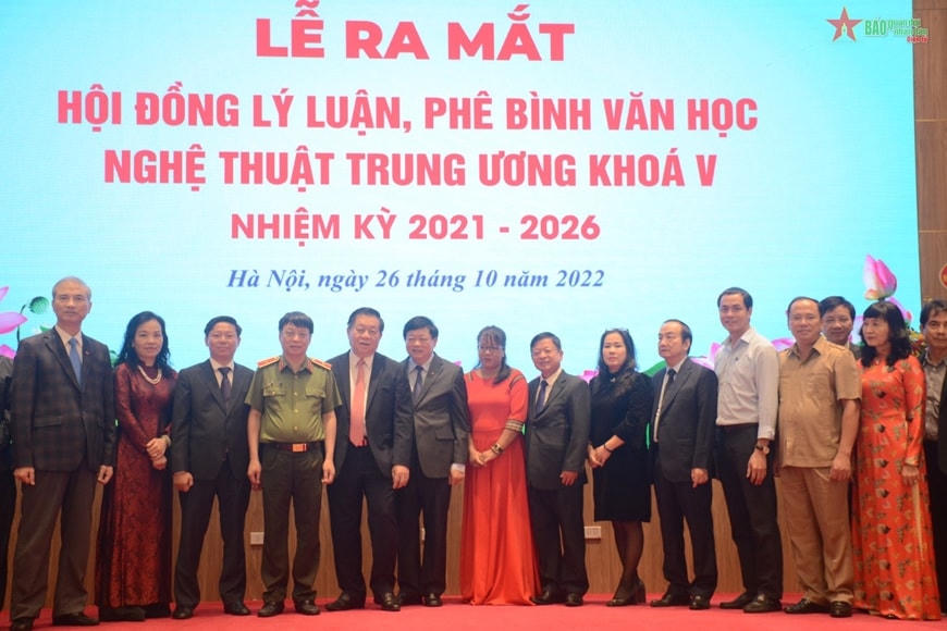 Hội đồng Lý luận phê bình văn học nghệ thuật Trung ương khóa V.