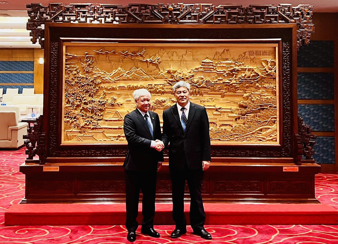 Chủ tịch Ủy ban Trung ương MTTQ Việt Nam Đỗ Văn Chiến hội đàm với Chủ tịch Chính Hiệp Trung Quốc Vương Hộ Ninh
