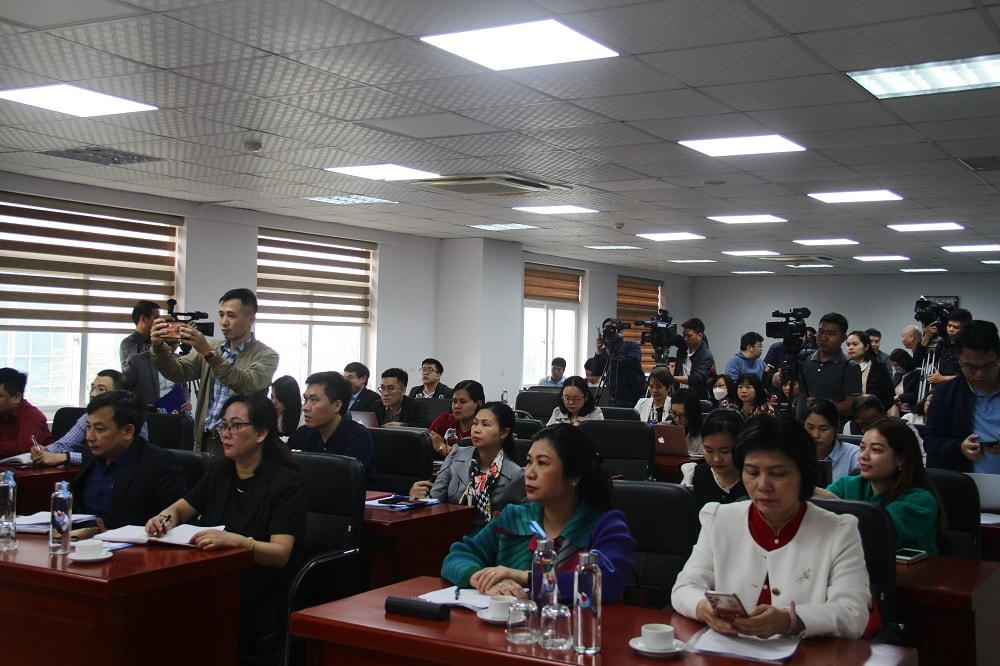 Toàn cảnh buổi họp báo.
