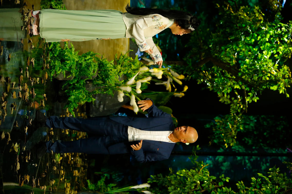 BTV Long Vũ bất ngờ trước sự lém lỉnh của Puka. 