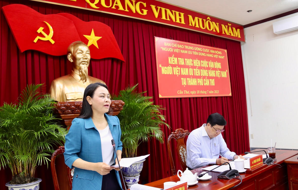 Phó Chủ tịch - Tổng Thư ký Nguyễn Thị Thu Hà phát biểu tại buổi làm việc.