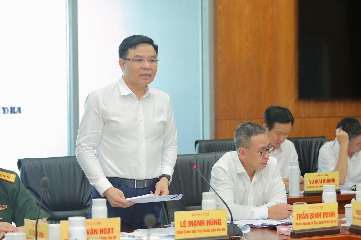 Tổng giám đốc PVN Lê Mạnh Hùng phát biểu tại buổi làm việc với Đoàn công tác Trung ương
