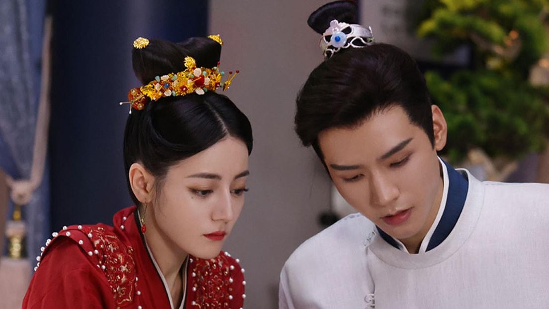 Sau khi bộ phim lên sóng, một số khán giả cho rằng, tạo hình của Địch Lệ Nhiệt Ba giống khỉ Bạch Mã Ôn trong Tây du ký.