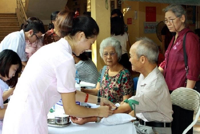 anh-bai-chan-trang.jpg