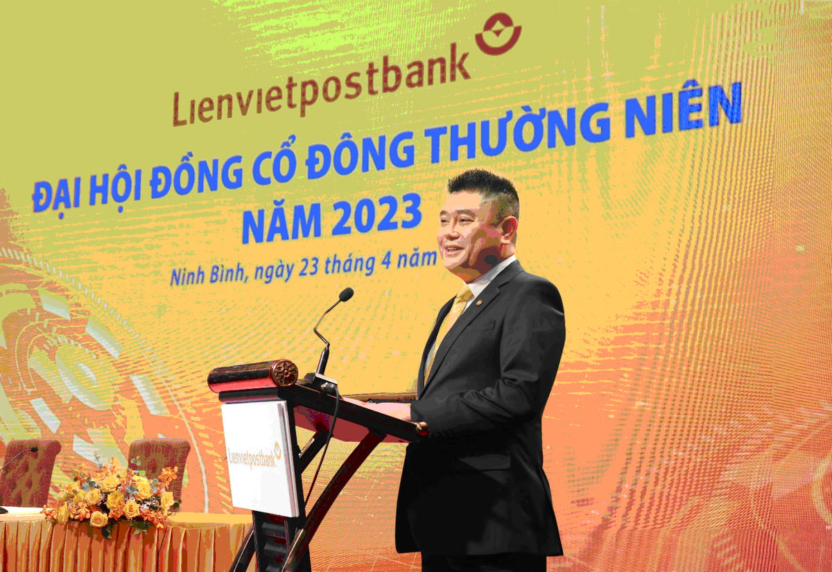 Ông Nguyễn Đức Thụy, Chủ tịch HĐQT phát biểu khai mạc ĐHĐCĐ.