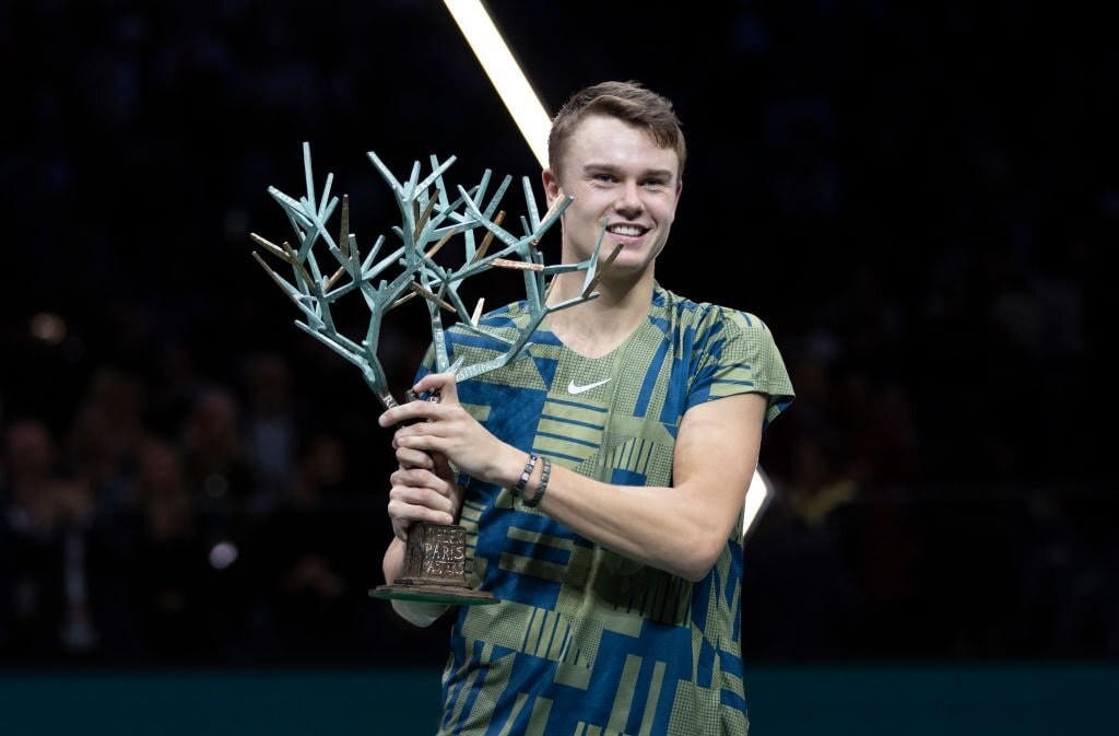 Holger Rune vô địch Paris Masters 2022 (Ảnh: Getty).