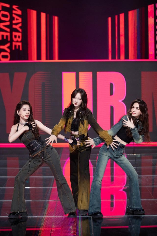 Chi Pu thăng hạng sau màn trình diễn ở tập 4. 