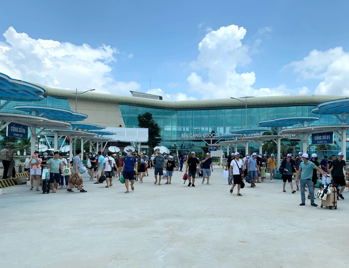 Du khách cần tìm hiểu thật kỹ trước khi đặt tour để có kỳ nghỉ vui vẻ và an toàn.
