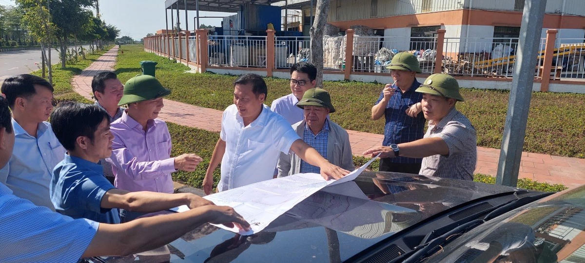 Đoàn giám sát HĐND tỉnh Quảng Ninh kiểm tra tình hình sử dụng đất tại KCN Hải Yên.