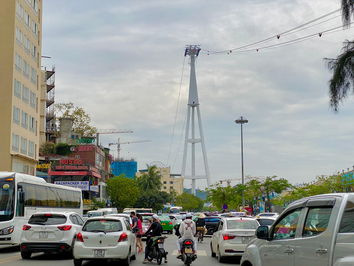 Cận hết lễ 30-4 và 1-5, khách lưu luyến chưa muốn rời Quảng Ninh