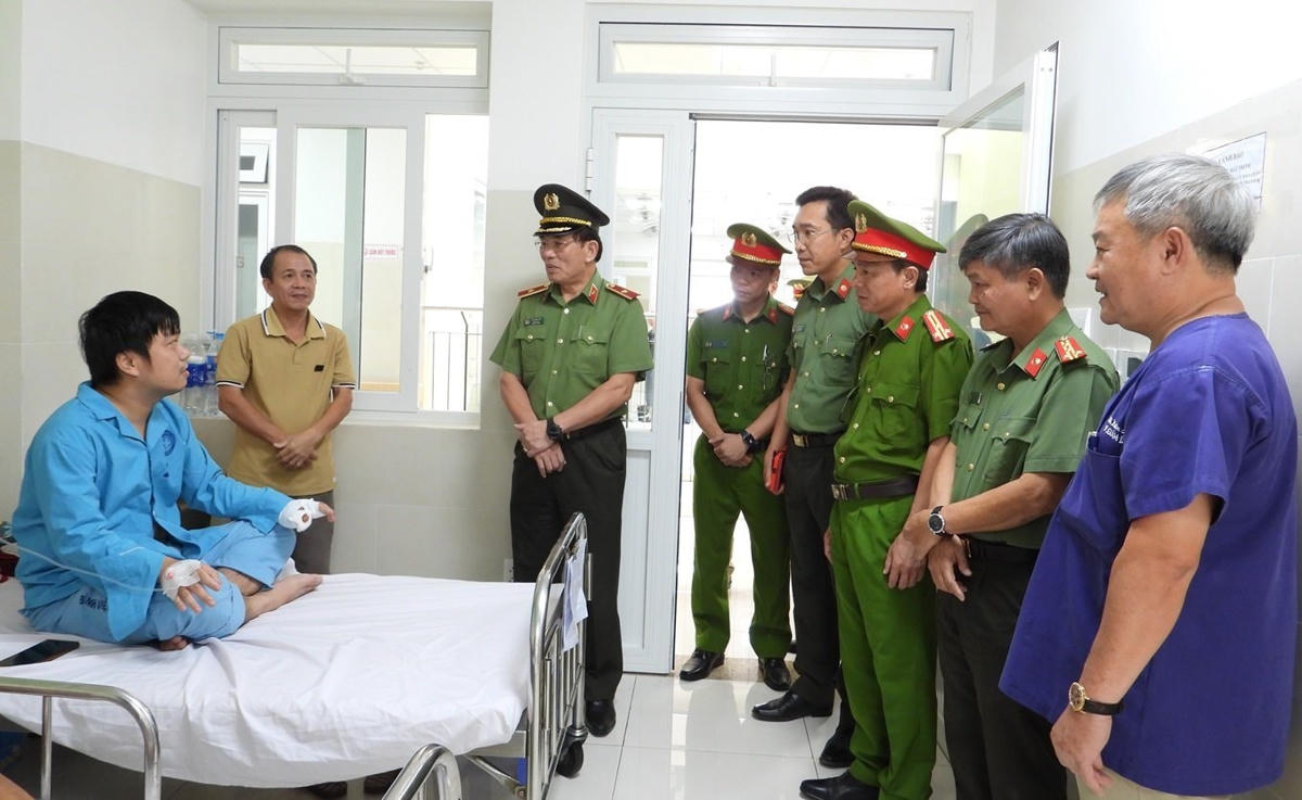cong-an-thieu-tuong.jpg