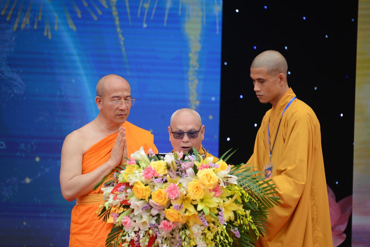 Trưởng lão Hòa thượng Thích Thiện Nhơn, Chủ tịch Hội đồng Trị sự, Trưởng ban Tăng sự Trung ương Giáo Hội Phật Giáo Việt Nam phát biểu tại Đại lễ Phật đản chùa Ba Vàng 2023.