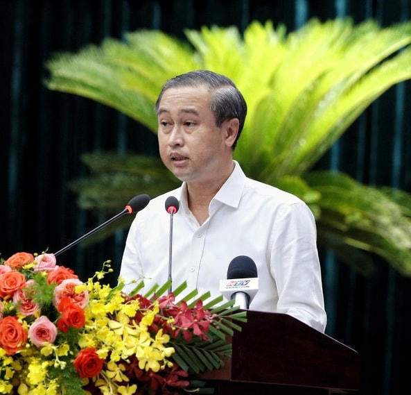 Giữ chân cán bộ, công chức 'quá tải công việc, lương thấp'