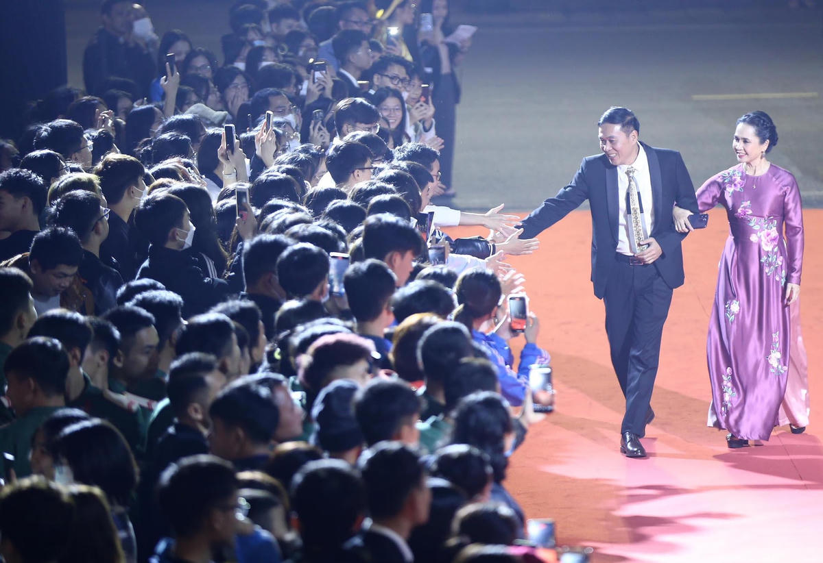 Chương trình thảm đỏ lại lễ vinh danh. (ảnh: Xuân Trần).