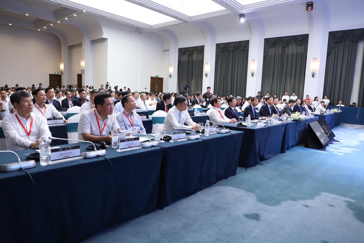 Các đại biểu tham dự Diễn đàn.