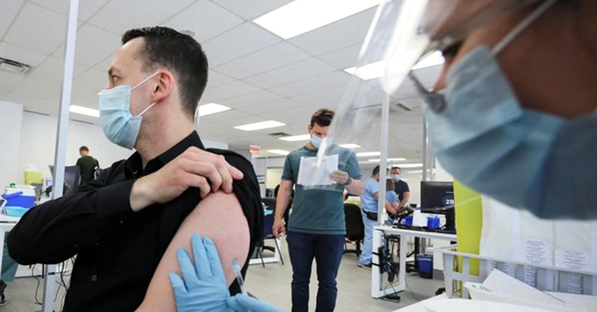 Vaccine đang được coi là phương pháp hữu hiệu để chống lại bệnh đậu mùa khỉ.    Ảnh: Reuters