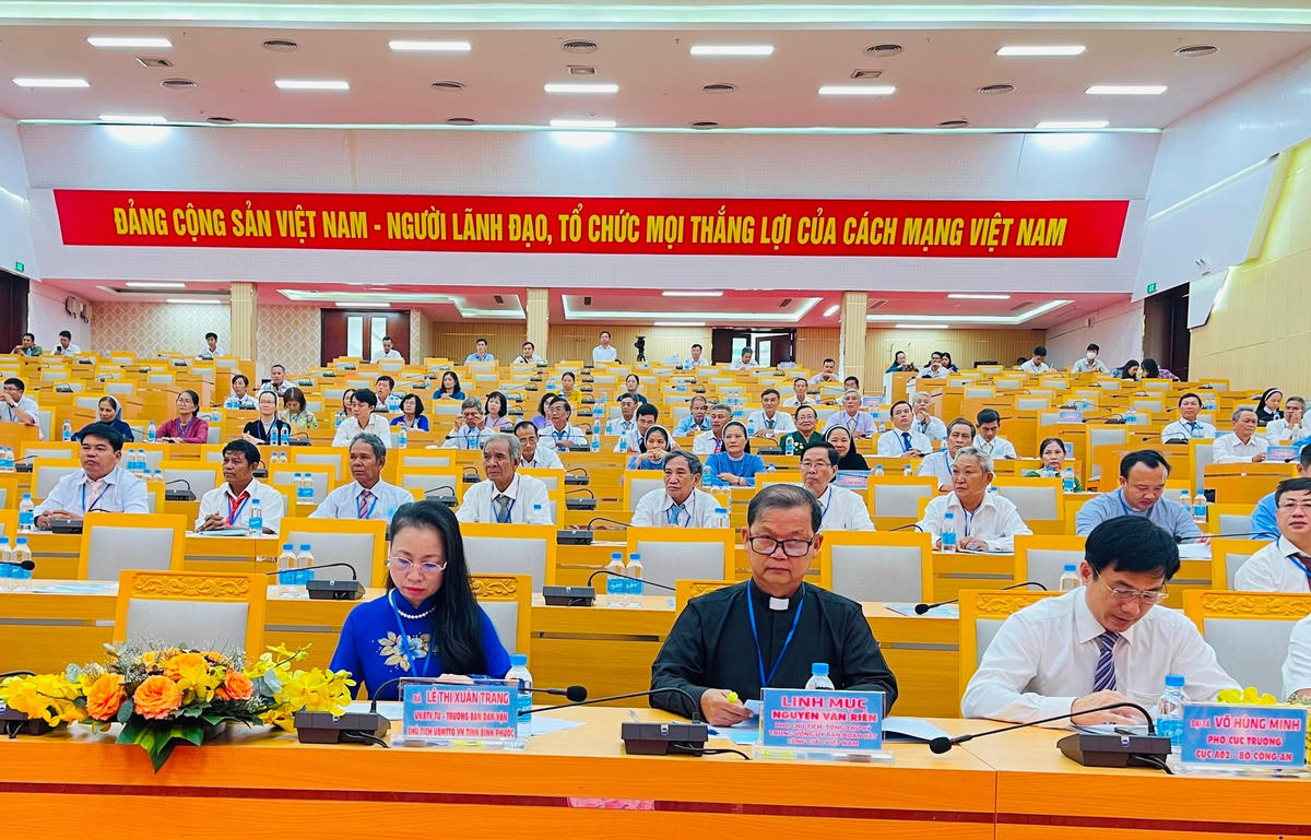 Các đại biểu dự đại hội.