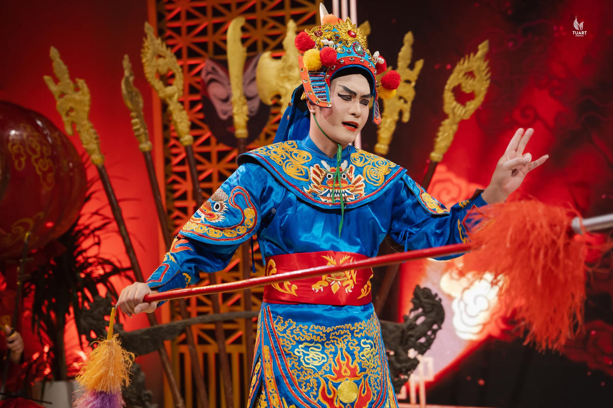 Tình yêu, sự gắn bó của NSƯT Lộc Huyền và Mạnh Linh cũng đồng thời là sợi dây gắn kết cả hai với Tuồng.