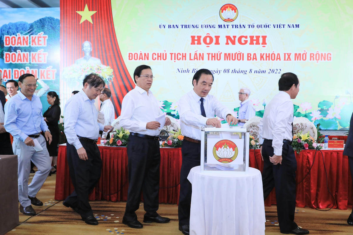 Đoàn Chủ tịch bỏ phiếu tín nhiệm đối với Ban Thường trực UBTƯ MTTQ Việt Nam khóa IX