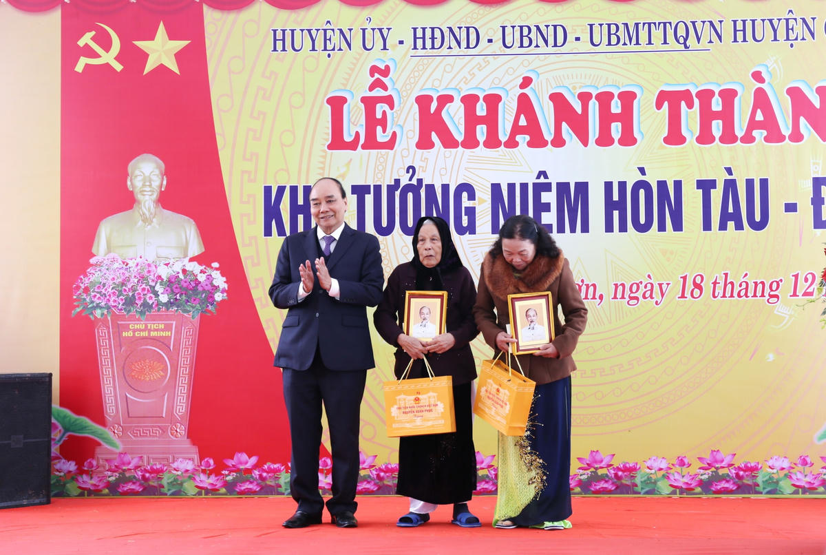Chủ tịch nước Nguyễn Xuân Phúc dự lễ khánh thành Khu tưởng niệm Hòn Tàu - Đèo Le