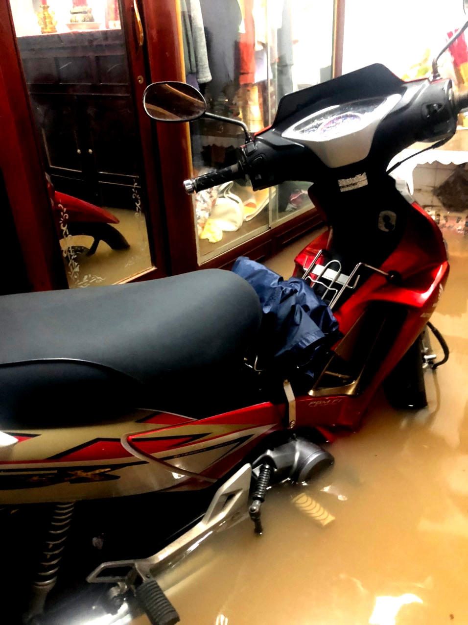 Triều cường dâng cao ngập nhà dân ở KV3 sông Hậu - Cồn Khương phường Cái Khế, Ninh Kiều(Ảnh Minh Trung).