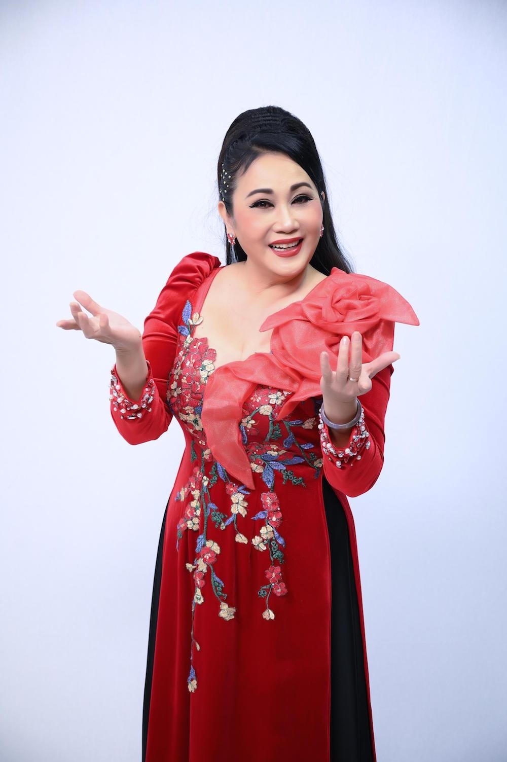 Nghệ sĩ Thanh Hằng (63 tuổi) sinh ra trong gia đình có truyền thống cải lương.