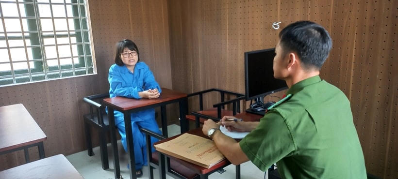 Phượng khi hầu tra.