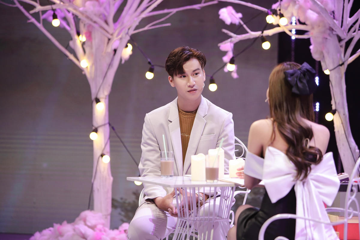 Minh Thuận đã từng vô cùng ngại ngùng khi đối diện với Phương Dung cách đây 2 năm.Ảnh: Perfect Universe.  