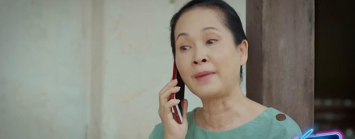 Bà Hiền gọi điện xin lỗi Khánh. Ảnh: CMH. 