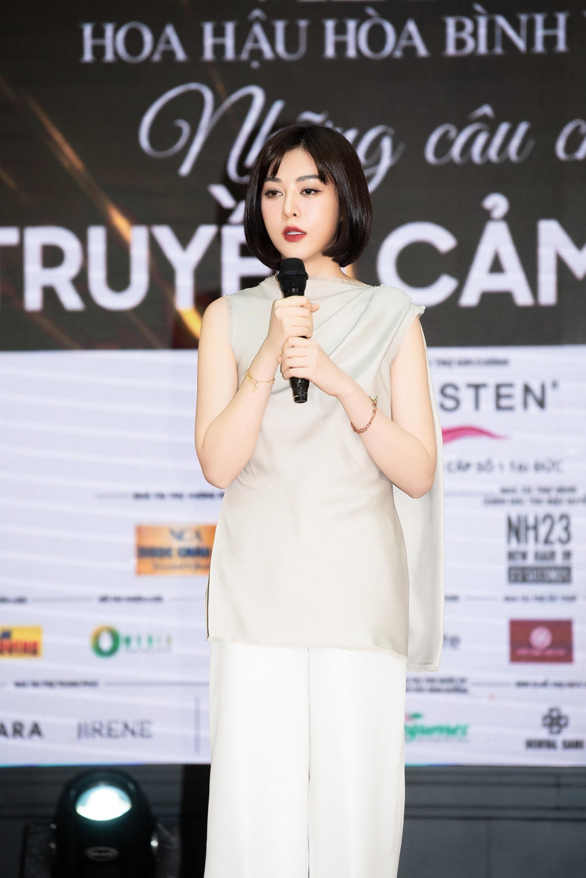 Ban Tổ chức Miss Grand Vietnam 2023 cho biết, vòng Sơ khảo đợt 2 sẽ diễn ra vào cuối tháng 7/2023 tại TP HCM để tiếp tục tìm kiếm những gương mặt tiềm năng bước tiếp vào vòng thi tiếp theo của Miss Grand Vietnam - Hoa hậu Hòa bình Việt Nam 2023.