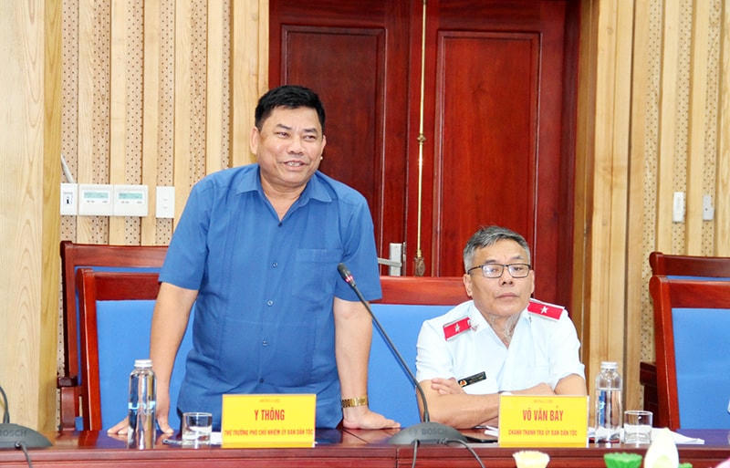 Thứ trưởng, Phó Chủ nhiệm Ủy ban Dân tộc Y Thông phát biểu tại buổ làm việc. Ảnh: nghean.gov.vn