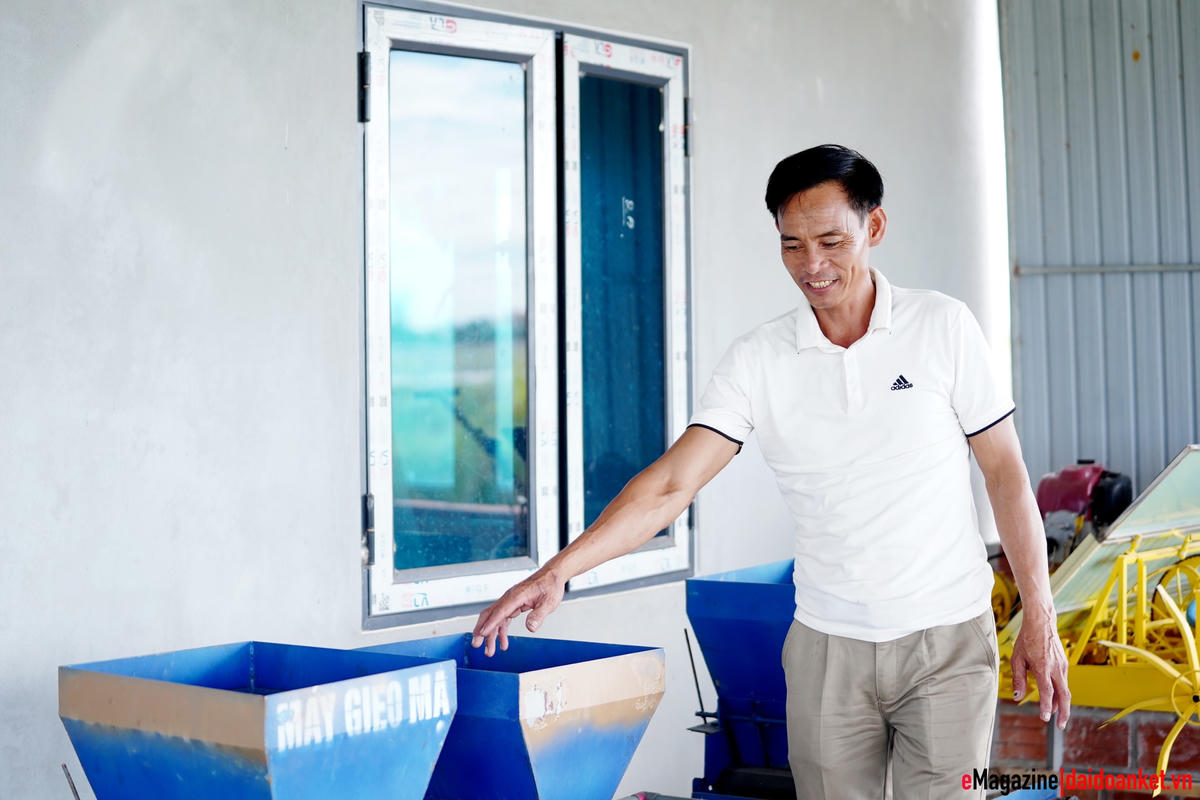 Trưởng thôn Nguyễn Xuân Lộc đang ấp ủ dự án làm mạ khay với vốn đầu tư hơn 2 tỷ đồng.