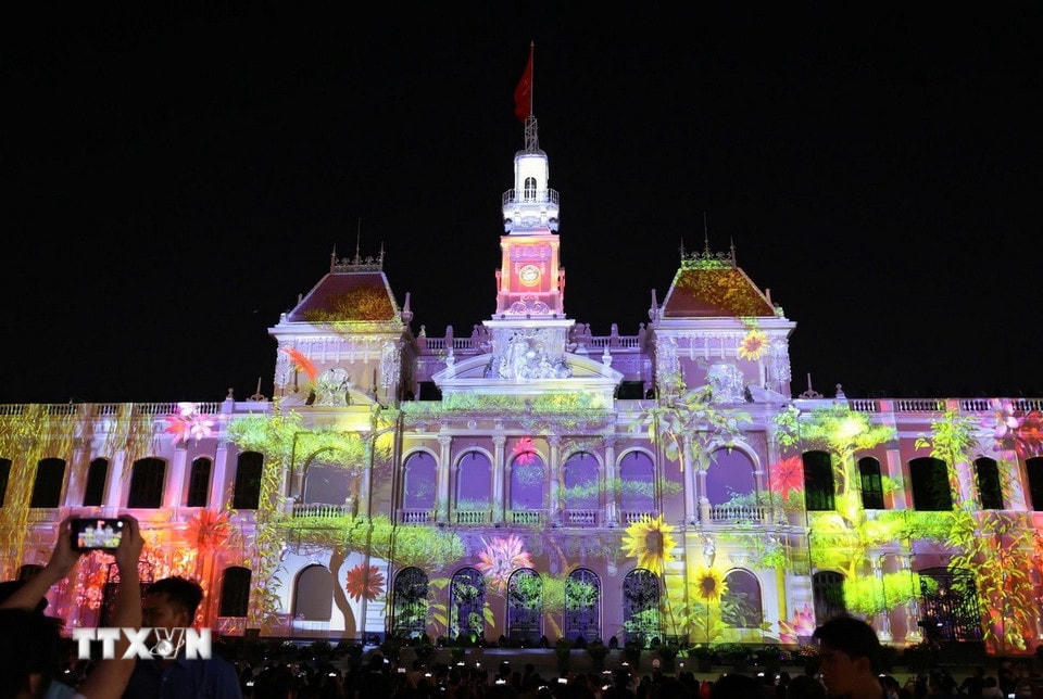 Màn trình diễn 3D mapping của đội Bỉ. (Ảnh: Thu Hương/ TTXVN)