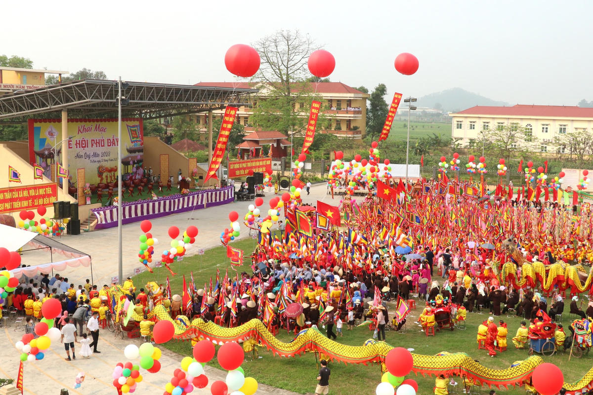 Lễ hội Phủ Dầy.