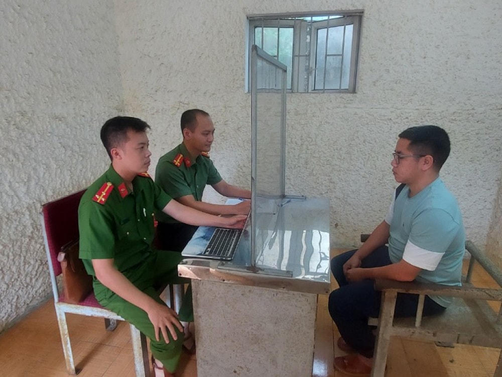 Đối tượng Đinh Quốc Tuấn tại cơ quan điều tra.